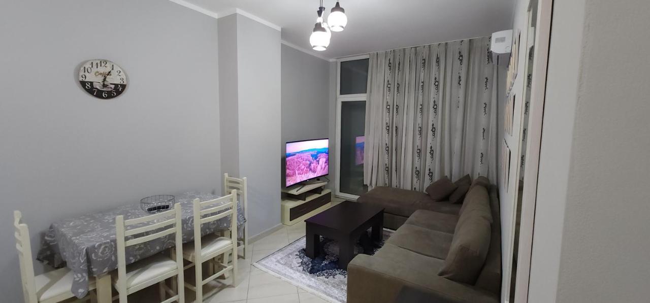 Pleasing Place With Free Parking On Site In Tirana Komuna E Parisit מראה חיצוני תמונה
