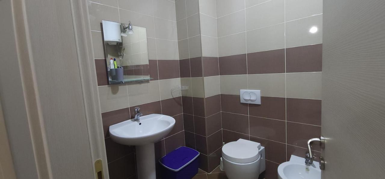 Pleasing Place With Free Parking On Site In Tirana Komuna E Parisit מראה חיצוני תמונה